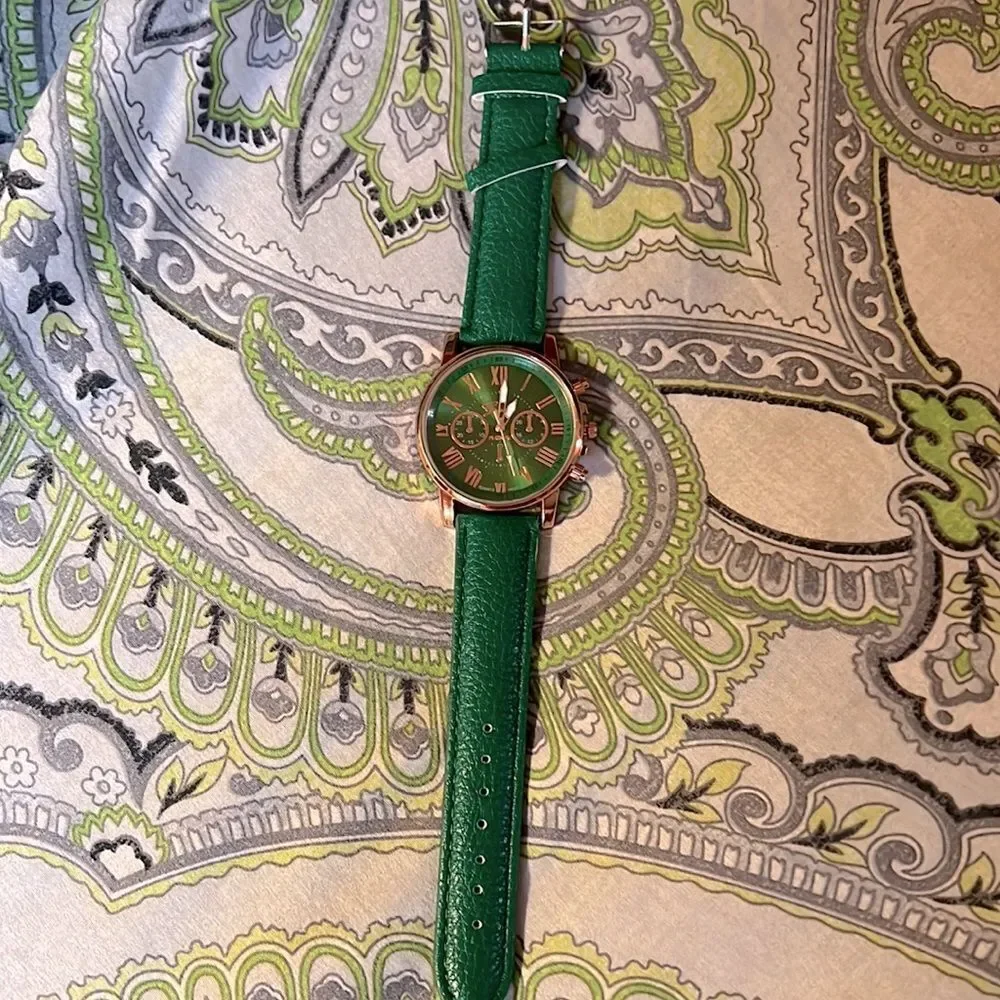Green Strap Alloy Fashion Watch